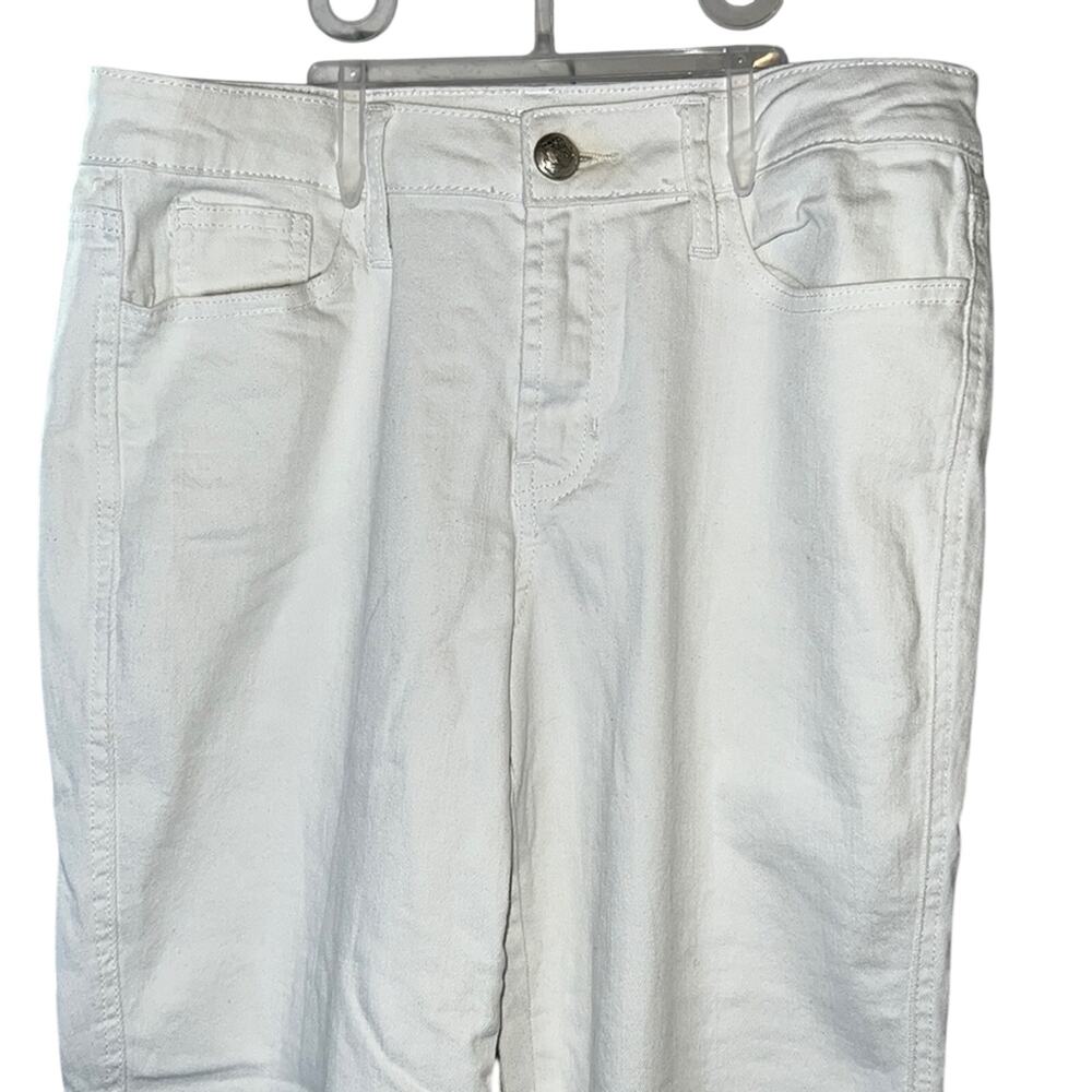 Hydraulic “Nolita” White Curvy Slim Straight Leg Capris, Silver Buttons, Size 6